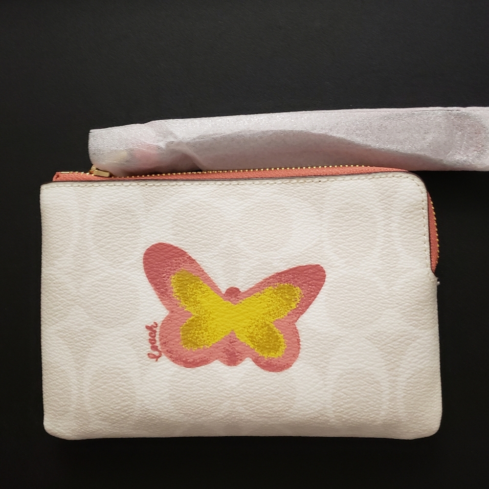 NWT! COACH WHITE AND PINK BUTTERFLY PRINT CORNER ZIP WRISTLET